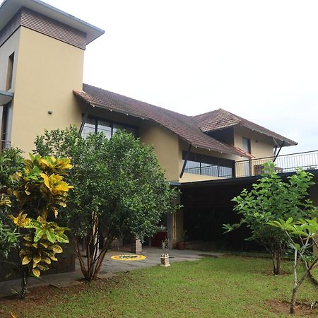 Homestay Namaha Meppādi Exteriör bild