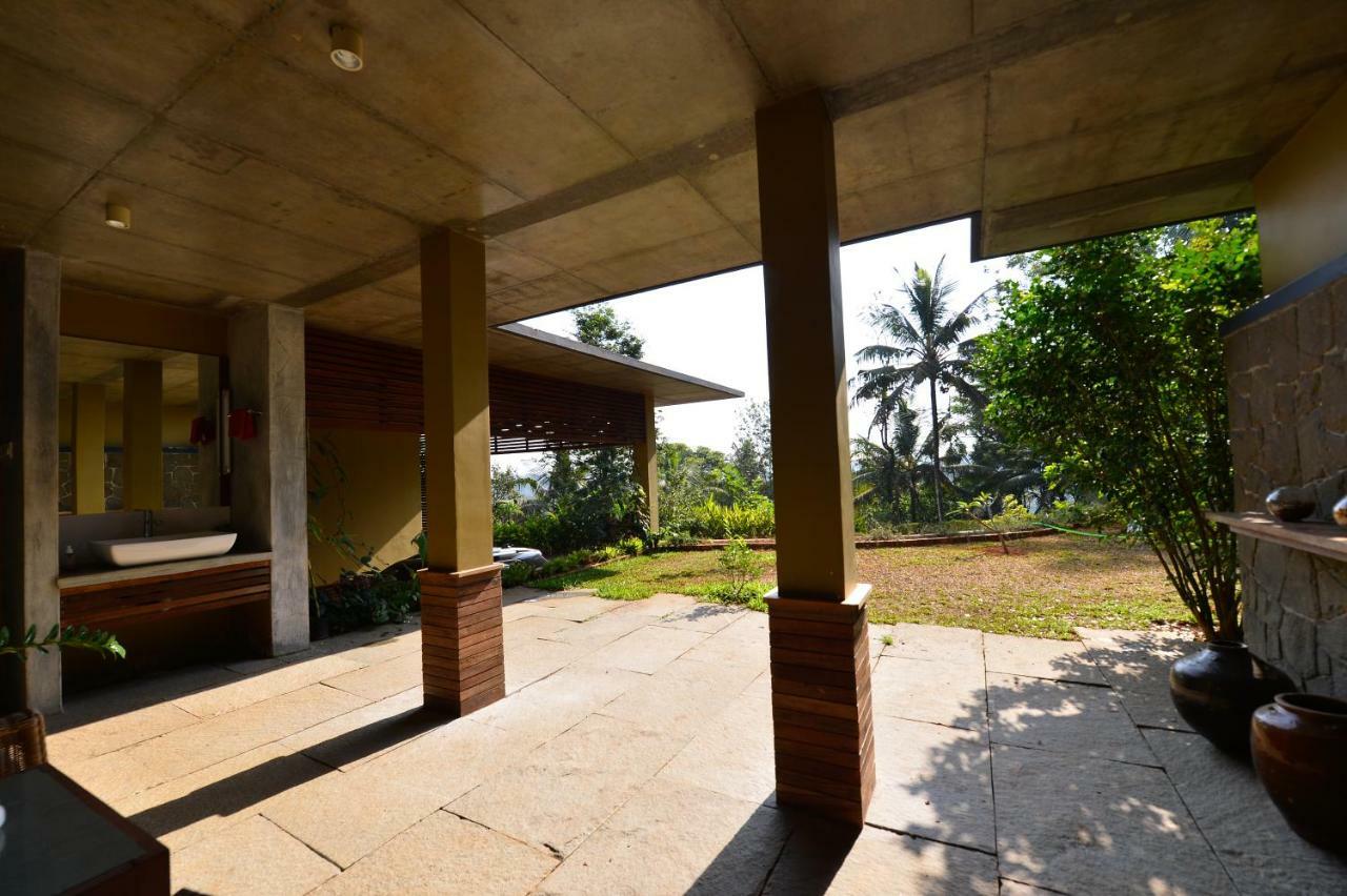 Homestay Namaha Meppādi Exteriör bild